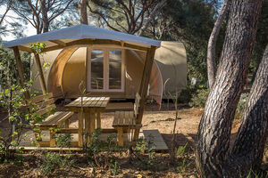 Campsite tent  equipped relaxation, comfort , conviviality, Nature 