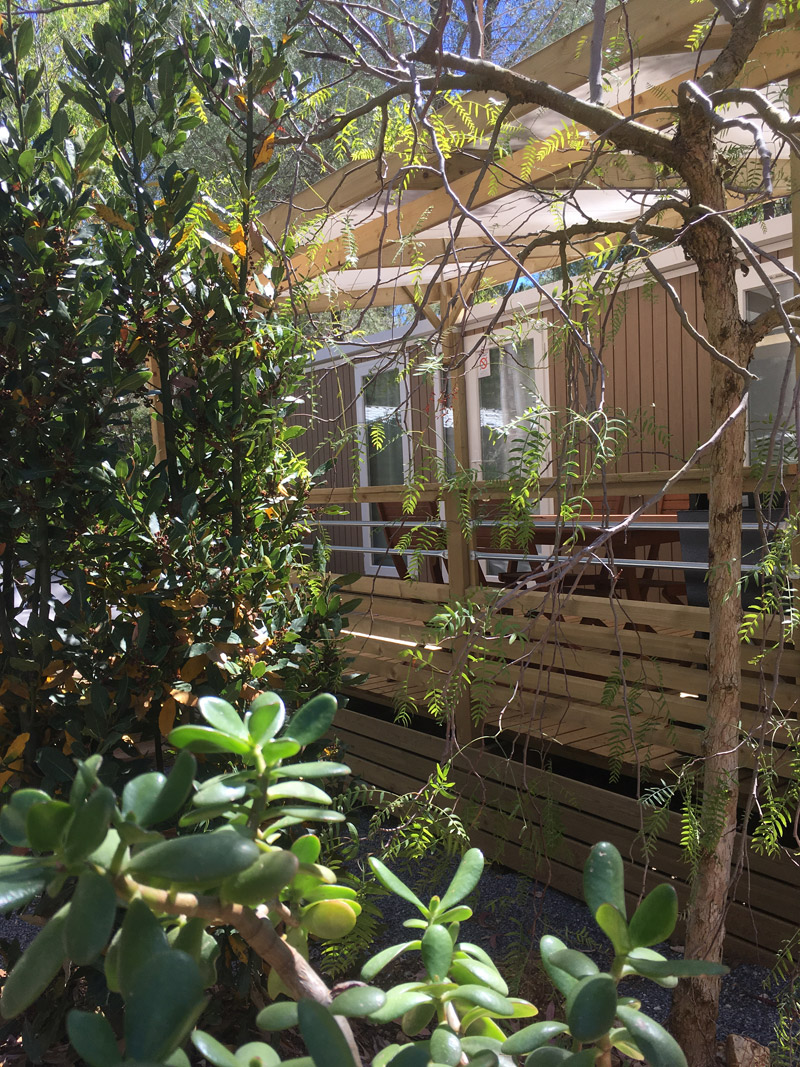 Luxury mobile home with garden in the South of France