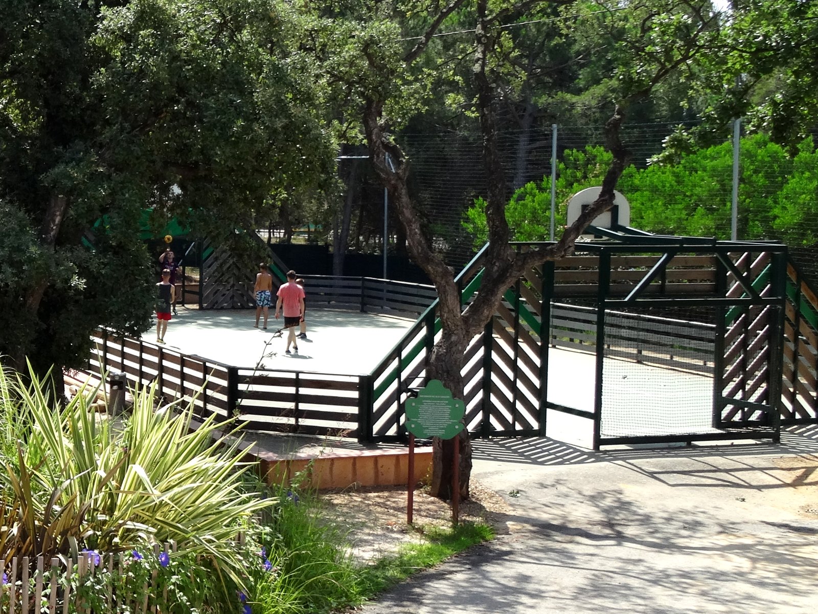 Lavandou City stadium: holiday sports and family activities