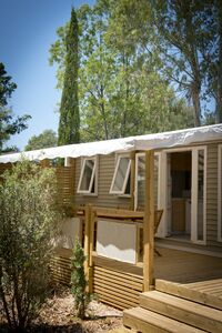 High-end Air-conditioned mobile for 6 guests on a campsite next to the beaches