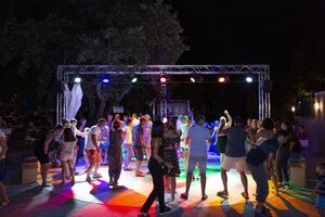 France campsite dance evenings, family shows
