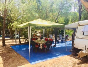 Caravans camper vans Pitches Hyeres low-cost