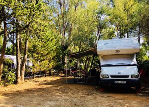Campsite next to the beaches of the Mediterranean sea – shaded - camper van pitch