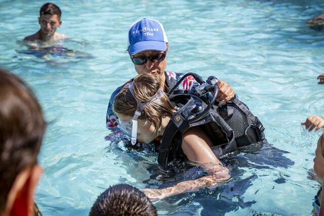 Introduction to scuba diving in our main pool