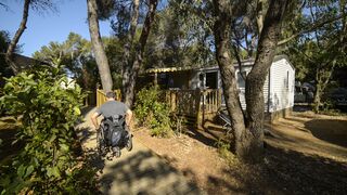 Reduced-mobility mobile homes at the campsite