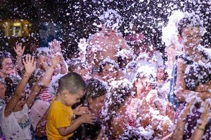 Foam party - Kids entertainment - French campsite