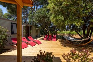 Villa for family holiday - sun loungers