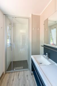 Villa bathroom - shower - Premium holiday