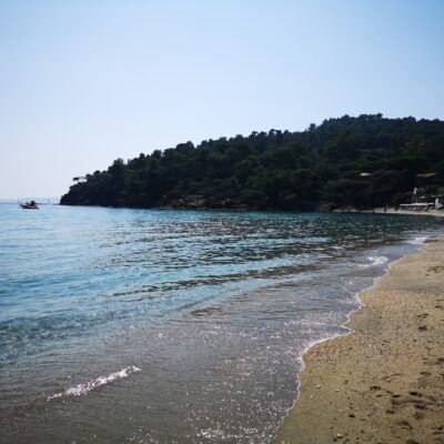 Plage de Pramousquier in Lavandou sur la Côte d'Azur