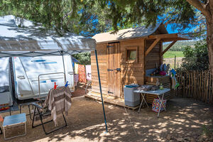 Private sanitary facilities on your caravan pitch at our campsite in La Londe