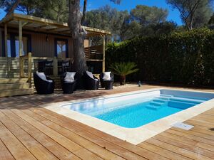 Super luxury mobile home for 4 guests with private pool