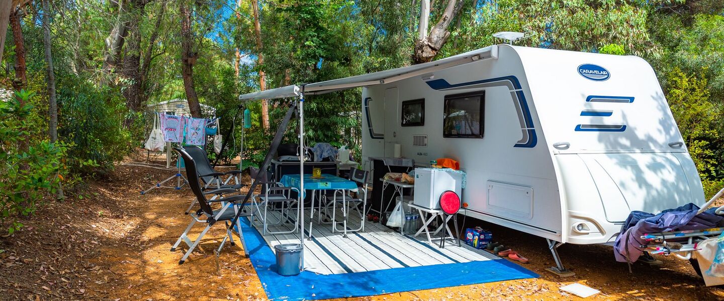 Low-cost caravan pitch at seaside campsite Var