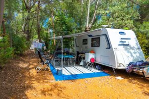 Low-cost caravan pitch at seaside campsite Var