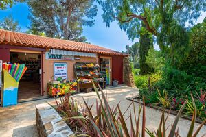 A low-coast family campsite on the Côte d'Azur